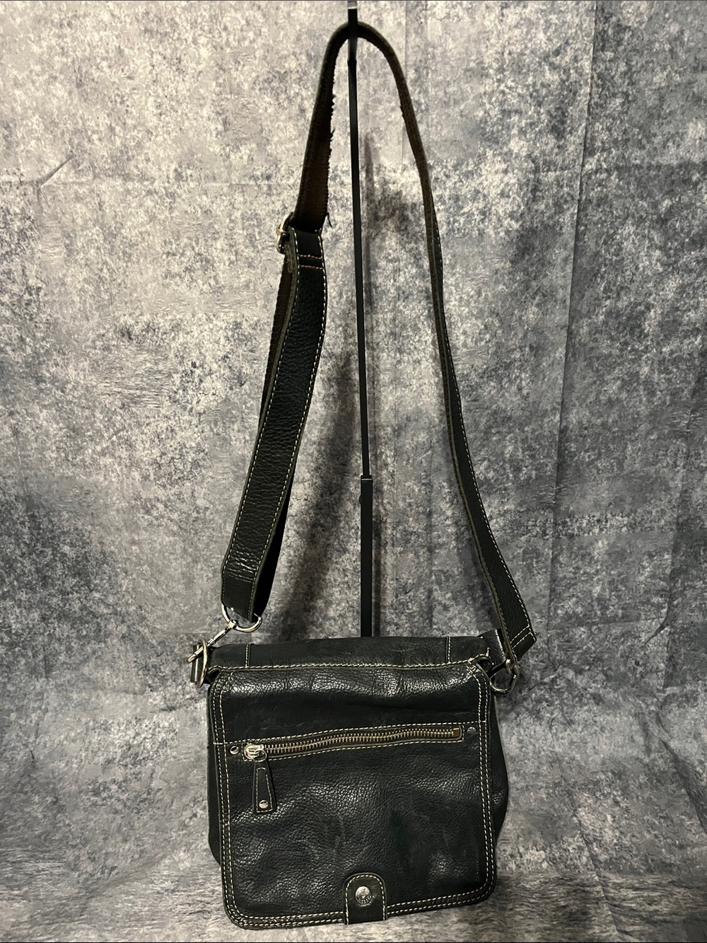 Fossil Black Pebbled Leather Crossbody Bag with Silver Hardware Vintage